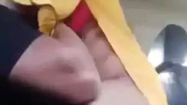 Viral sex videos of a Haryanavi couple fucking in a car