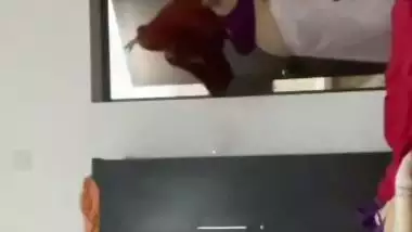 Naked mom after bath dress change caught viral MMS