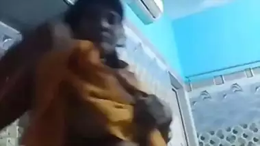 Hard nipples showing sex affair horny bhabhi viral MMS