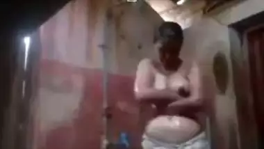 Horny Tamil Village Wife Makes Nude Bath Clip For Hubby